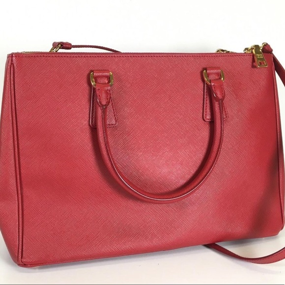 SOLD - AUTHENTIC PRADA SAFFIANO - MEDIUM - Picture 7 of 7